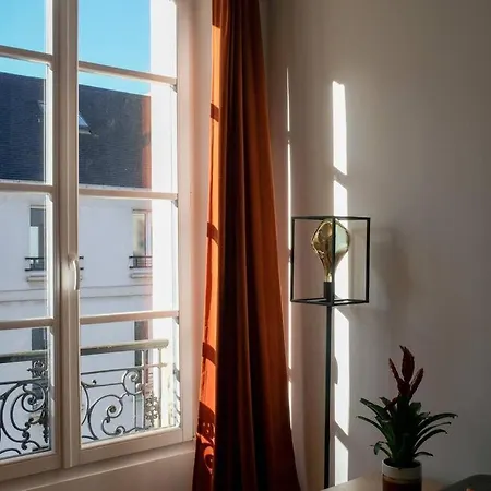 Luxurious In Marais Apartment *